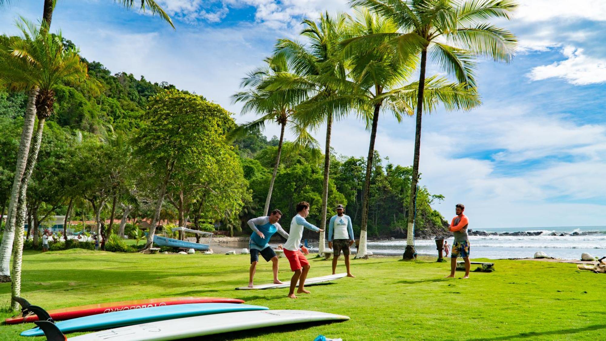 Surf Synergy All-Inclusive Surf Retreat جاكو المظهر الخارجي الصورة